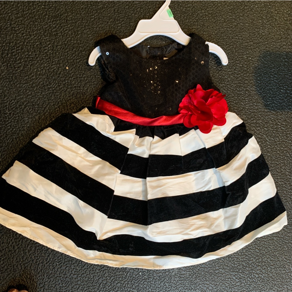 New - ❤️🤍🖤 Chic Baby Party Dress